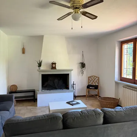 Canal Di Bocco Tra 5 Terre E Versilia * Luni