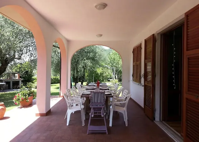 Canal Di Bocco Tra 5 Terre E Versilia Luni