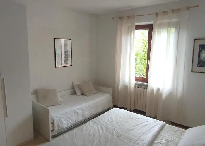 Canal Di Bocco Tra 5 Terre E Versilia *